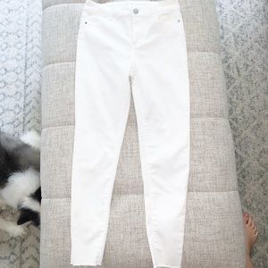 Distressed White Skinny Jeans